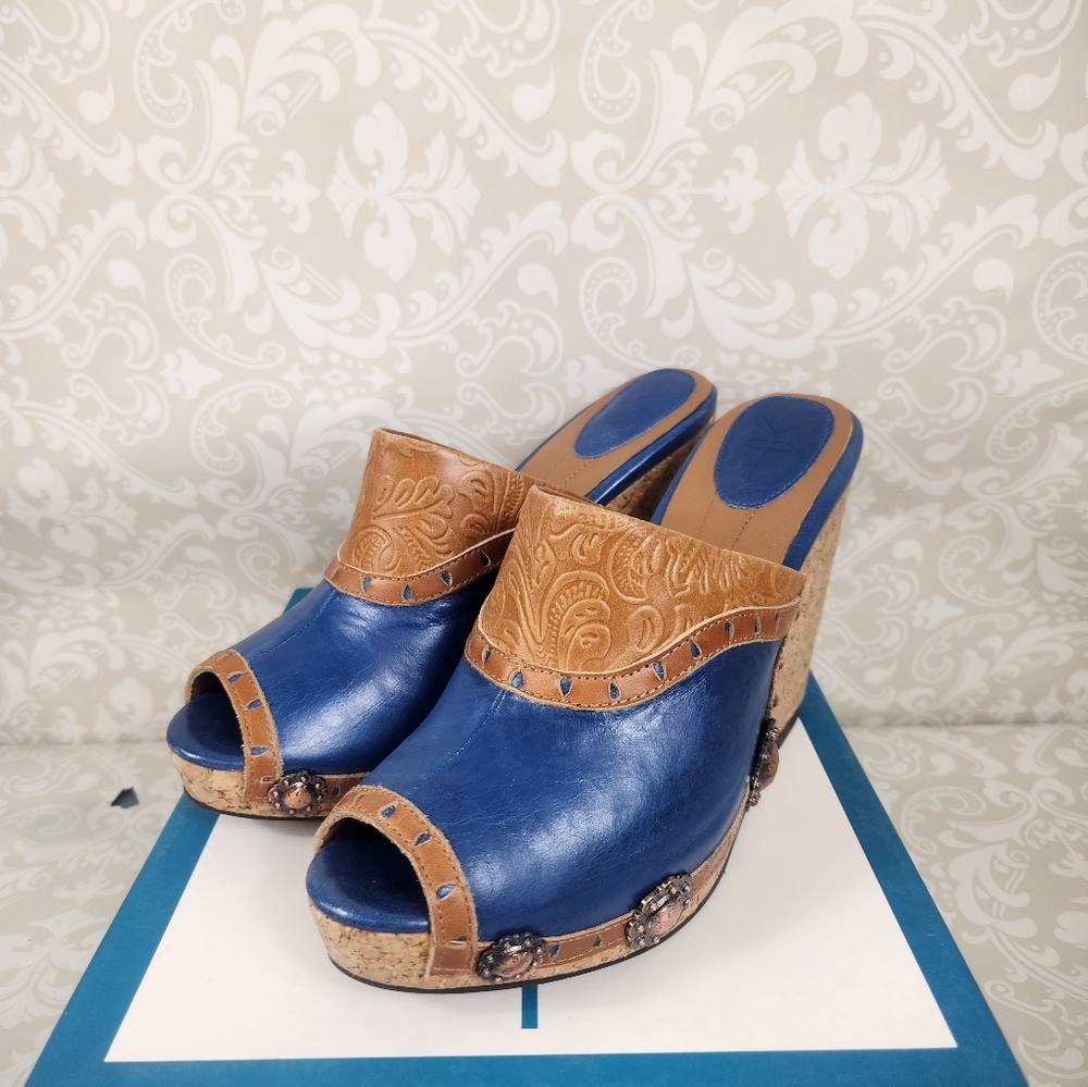 NIB Western Inspired Blue and Tan Women's Mules "106B Saddled Up"